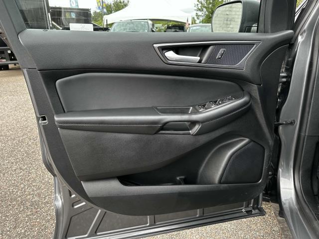 Photo of 2024 Carbonized Gray Metallic Ford Edge