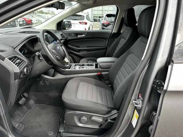Photo of 2024 Carbonized Gray Metallic Ford Edge