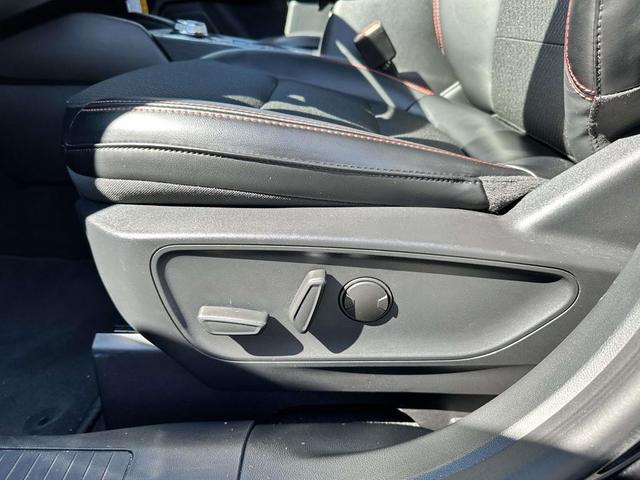 Photo of 2025 Agate Black Metallic Ford Escape