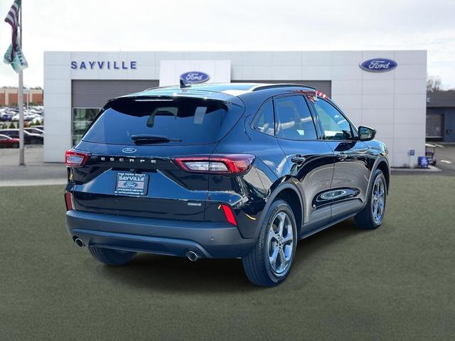 Photo of 2025 Agate Black Metallic Ford Escape