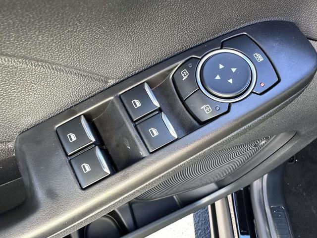 Photo of 2025 Agate Black Metallic Ford Escape
