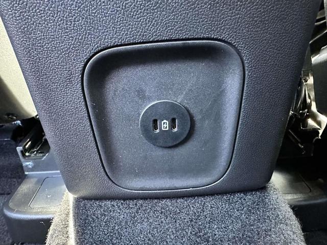 Photo of 2025 Agate Black Metallic Ford Escape