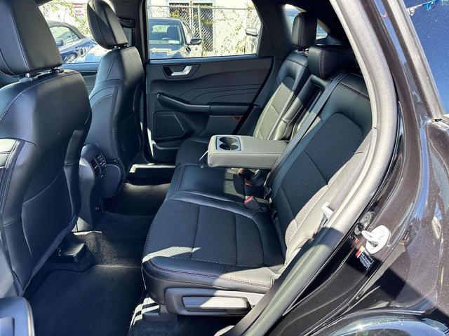 Photo of 2025 Agate Black Metallic Ford Escape