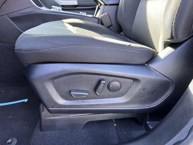 Photo of 2022 Iconic Silver Metallic Ford Explorer