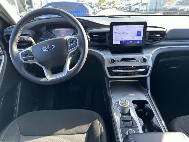 Photo of 2022 Iconic Silver Metallic Ford Explorer