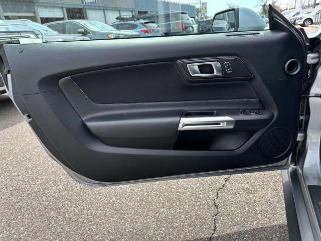 Photo of 2023 Iconic Silver Metallic Ford Mustang