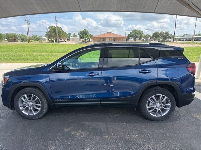 Photo of 2022 Marine Metallic GMC Terrain