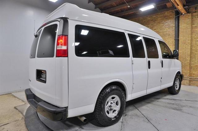 Photo of 2008 White Chevrolet Express 1500