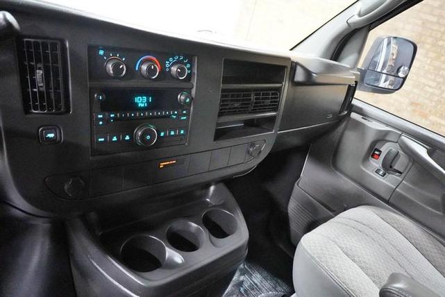 Photo of 2008 White Chevrolet Express 1500