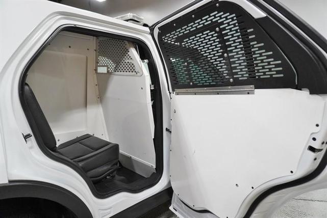 Photo of 2017 White Ford Utility Police Interceptor