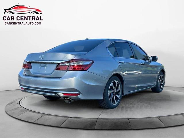 Photo of 2017 Lunar Silver Metallic Honda Accord