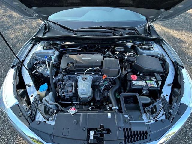 Photo of 2017 Lunar Silver Metallic Honda Accord