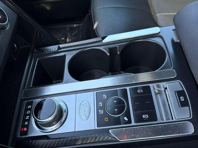 Photo of 2020 White Land Rover Discovery