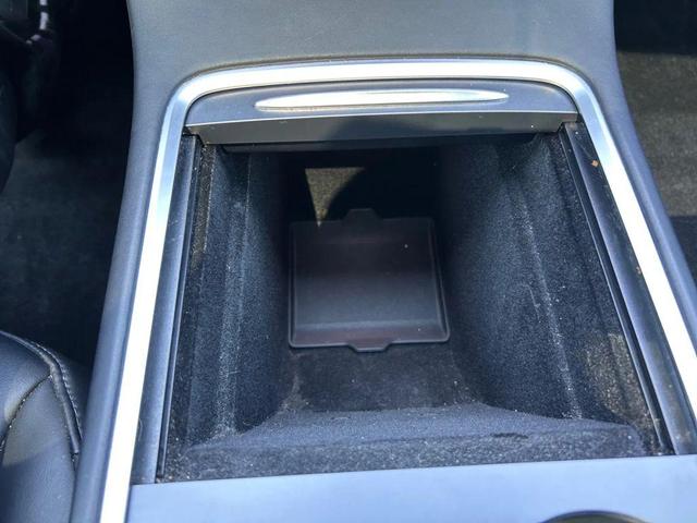 Photo of 2022 Gray Tesla Model 3