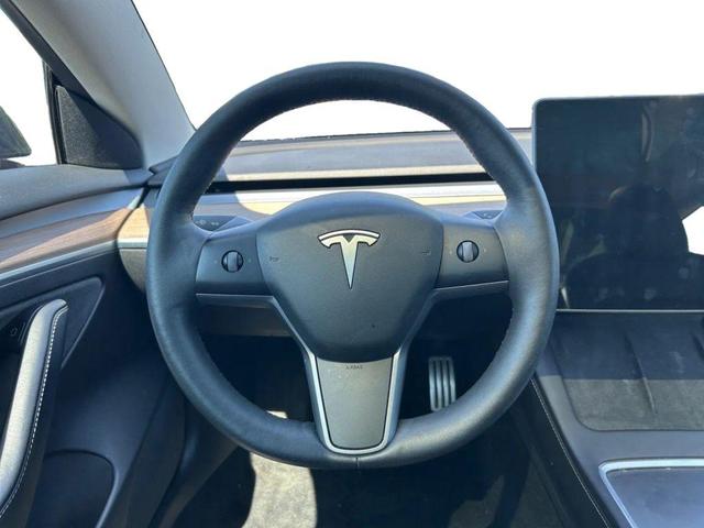 Photo of 2022 Gray Tesla Model 3