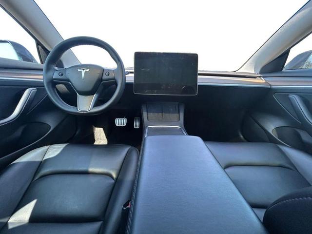 Photo of 2022 Gray Tesla Model 3