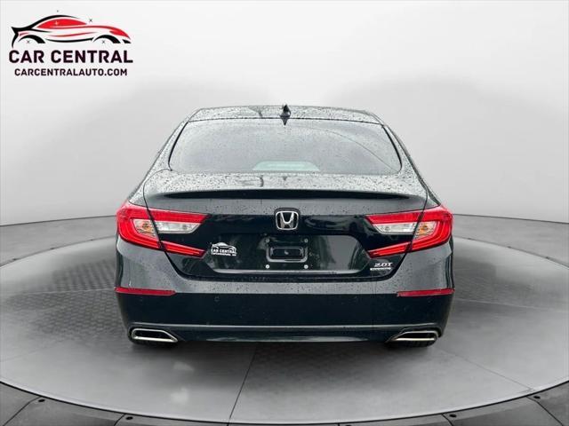Photo of 2018 Crystal Black Pearl Honda Accord