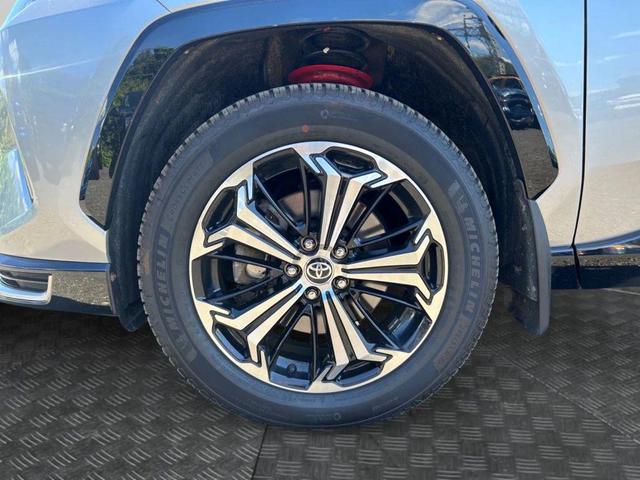 Photo of 2021 Silver Sky Metallic w/Midnight Black Roof Toyota RAV4 Prime