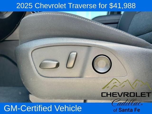 Photo of 2025 Sterling Gray Metallic Chevrolet Traverse