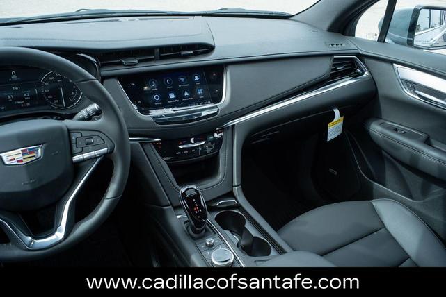 Photo of 2025 Silver Metallic Cadillac XT6