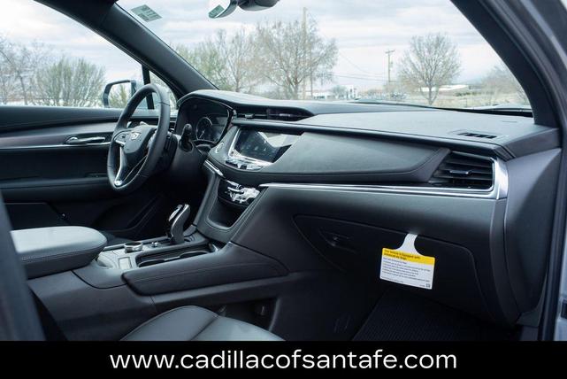 Photo of 2025 Silver Metallic Cadillac XT6