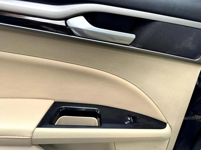 Photo of 2015 Tuxedo Black Ford Fusion