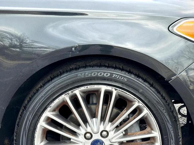Photo of 2015 Tuxedo Black Ford Fusion