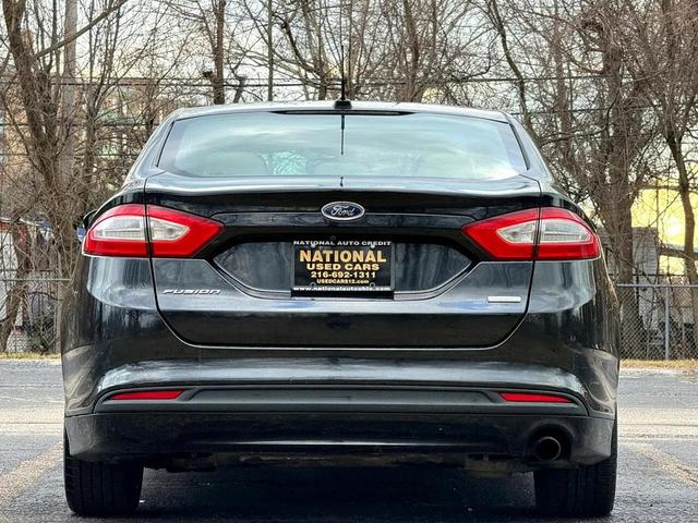 Photo of 2015 Tuxedo Black Ford Fusion