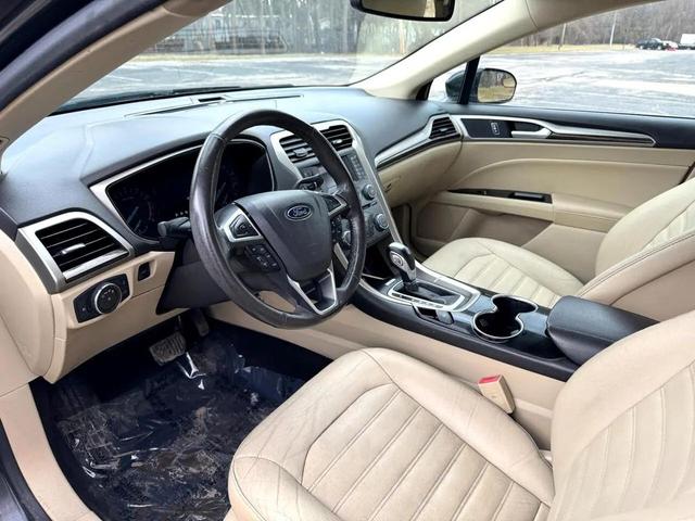 Photo of 2015 Tuxedo Black Ford Fusion
