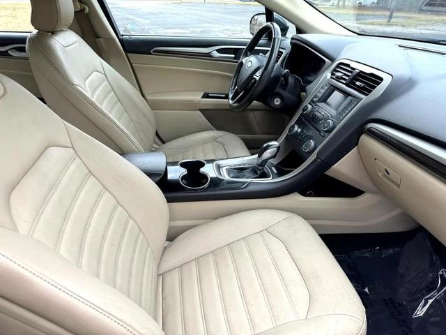 Photo of 2015 Tuxedo Black Ford Fusion