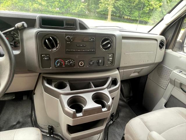 Photo of 2012 Oxford White Ford E250