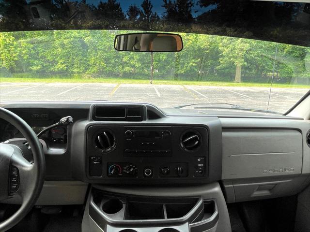 Photo of 2012 Oxford White Ford E250