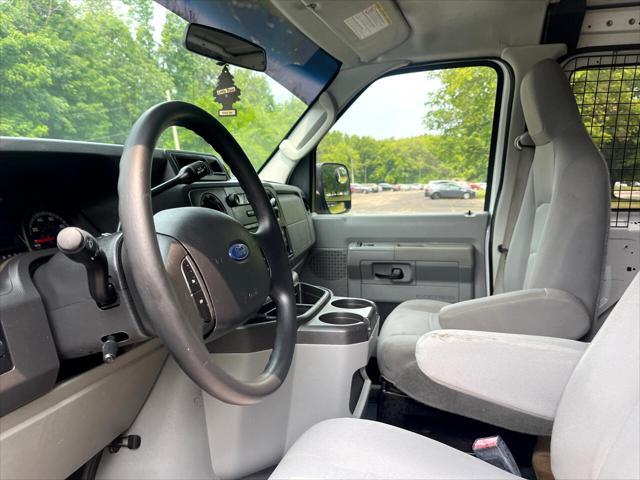 Photo of 2012 Oxford White Ford E250