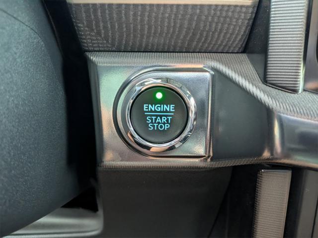 Photo of 2021 STAR WHITE METALLIC TRICOAT Ford F-150
