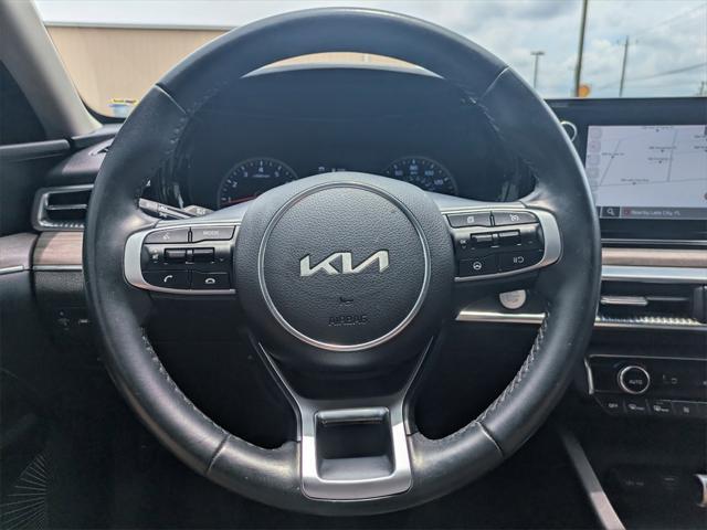 Photo of 2024 Ebony Black Kia K5