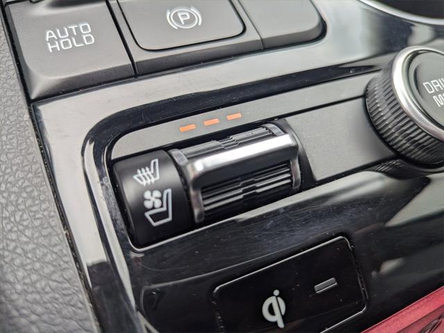 Photo of 2024 Ebony Black Kia K5