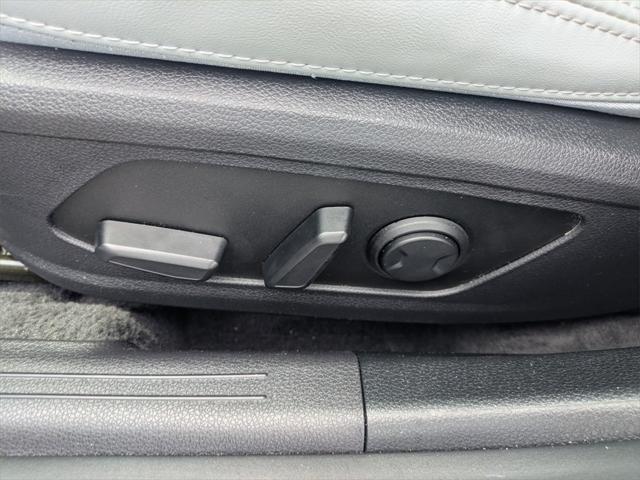 Photo of 2024 Ebony Black Kia K5