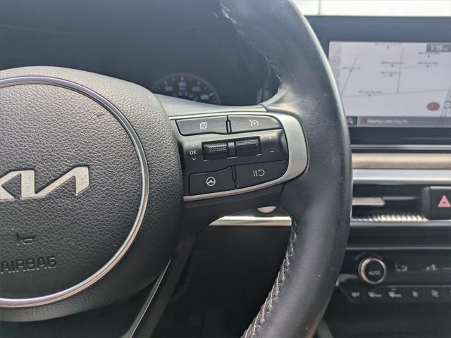 Photo of 2024 Ebony Black Kia K5