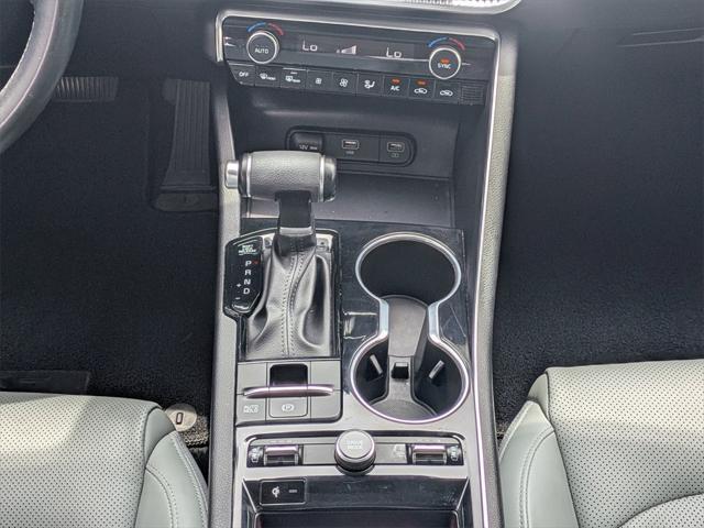 Photo of 2024 Ebony Black Kia K5