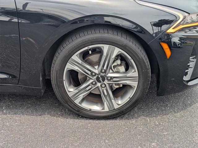 Photo of 2024 Ebony Black Kia K5