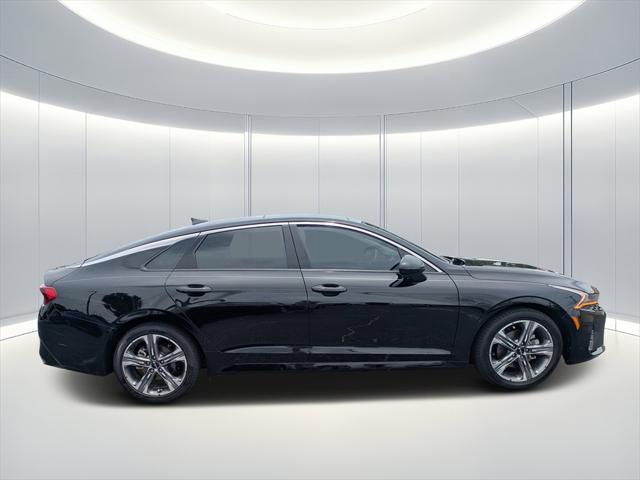 Photo of 2024 Ebony Black Kia K5