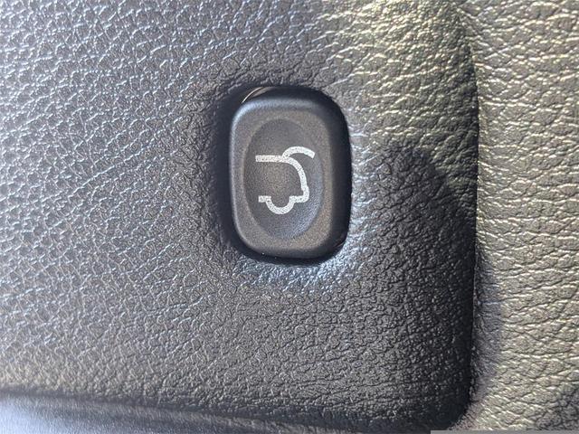 Photo of 2022 DB Black Clearcoat Dodge Durango