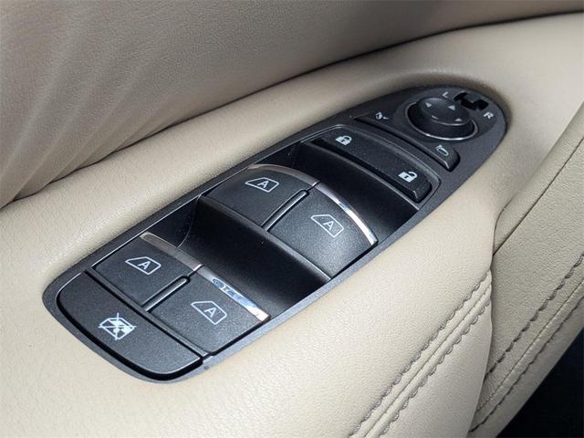 Photo of 2023 Aspen White Tricoat Nissan Armada
