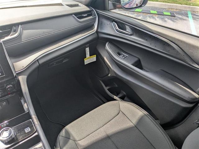 Photo of 2025 Velvet Red Pearlcoat Jeep Grand Cherokee L
