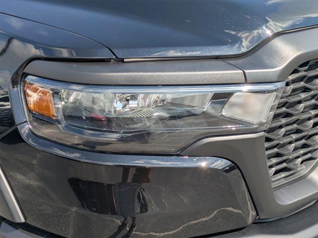 Photo of 2025 Diamond Black Crystal Pearlcoat RAM 1500
