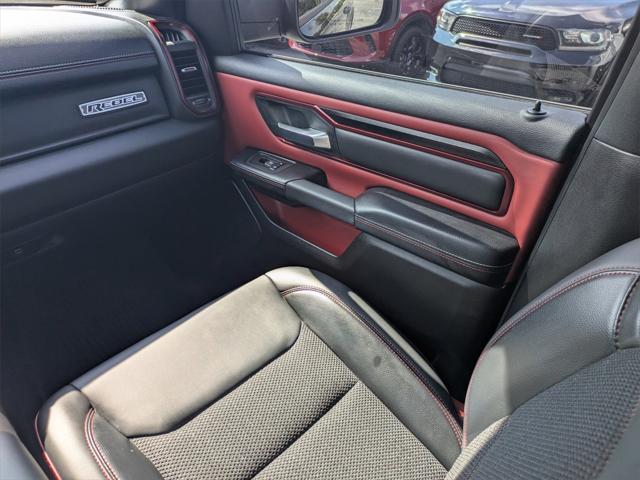 Photo of 2025 Diamond Black Crystal Pearlcoat RAM 1500