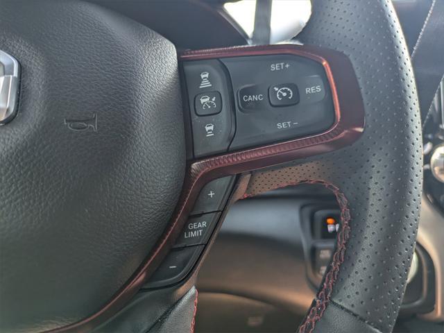 Photo of 2025 Diamond Black Crystal Pearlcoat RAM 1500