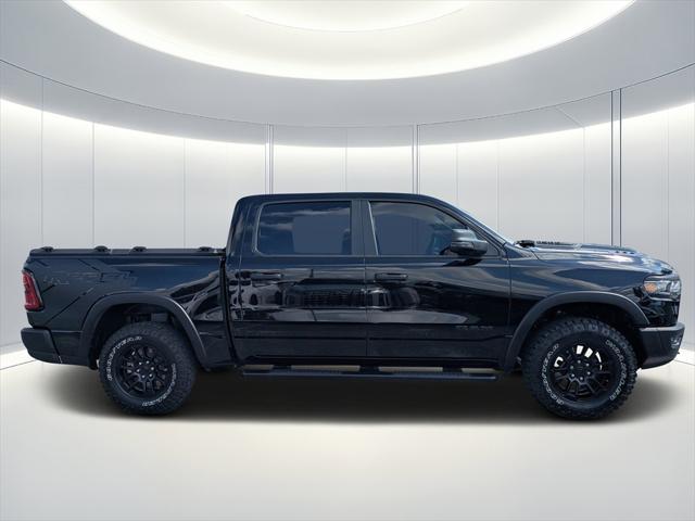 Photo of 2025 Diamond Black Crystal Pearlcoat RAM 1500