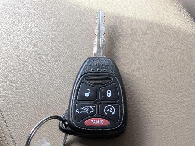 Photo of 2012 Black Clearcoat Chrysler 200