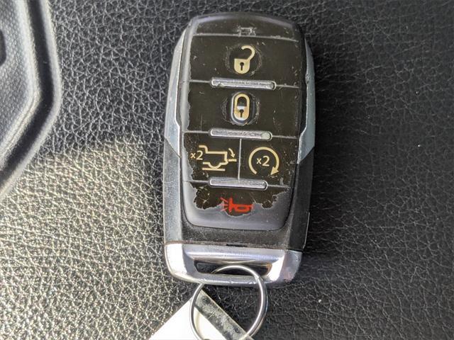 Photo of 2019 Diamond Black Crystal Pearlcoat RAM 1500
